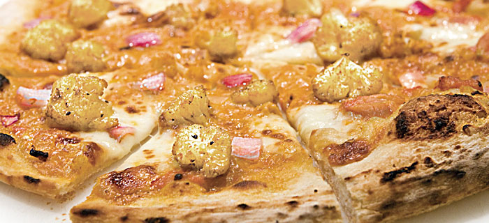 Bollywood Pizza • Bola Pizza